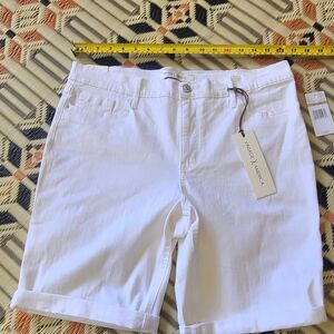 Vintage America Sz 12 White Women's HR Cuffed White Bermuda Shorts